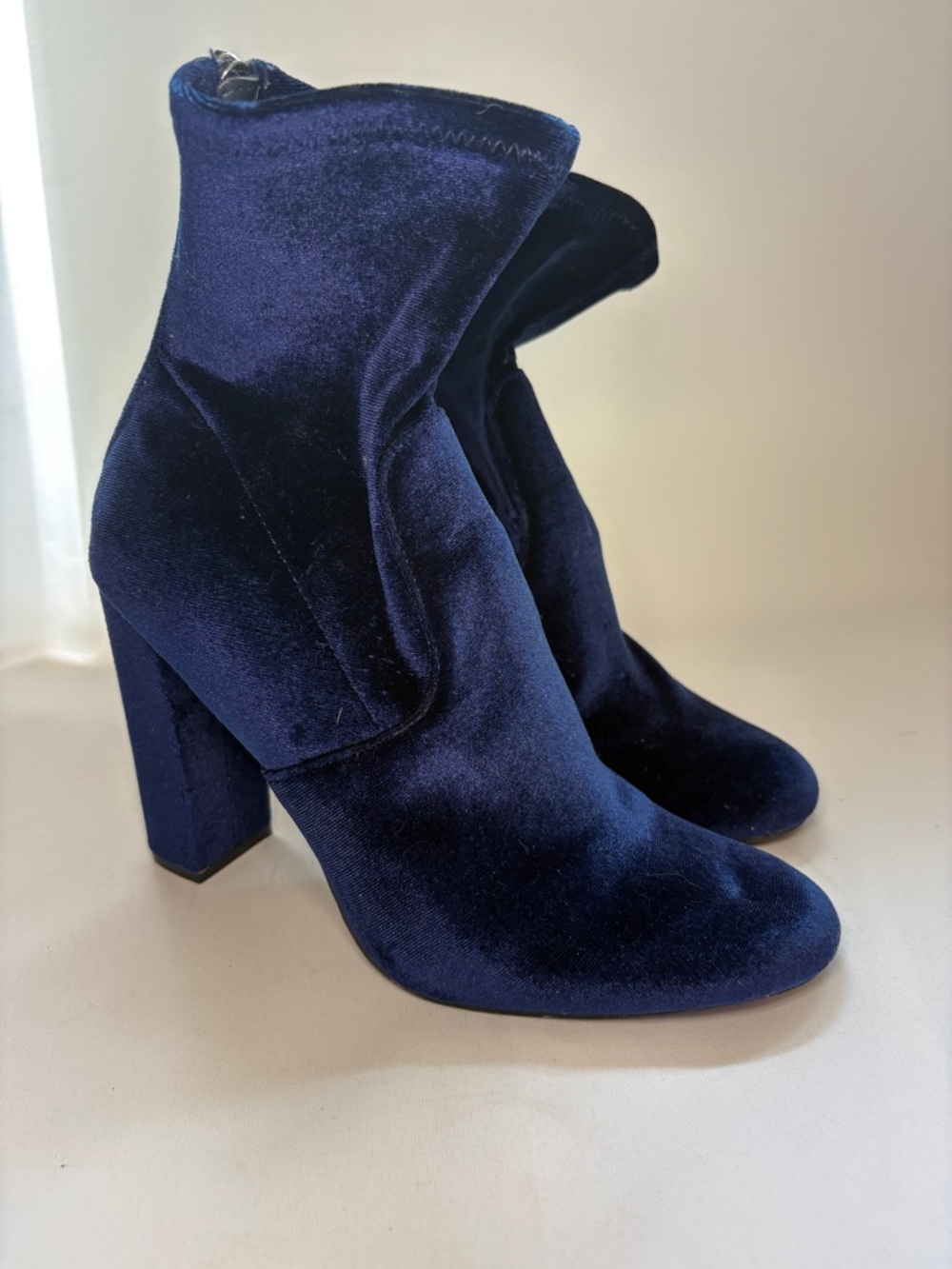 Steve Madden Brisk-V Navy Velvet‎ Sock Booties Size 8.5